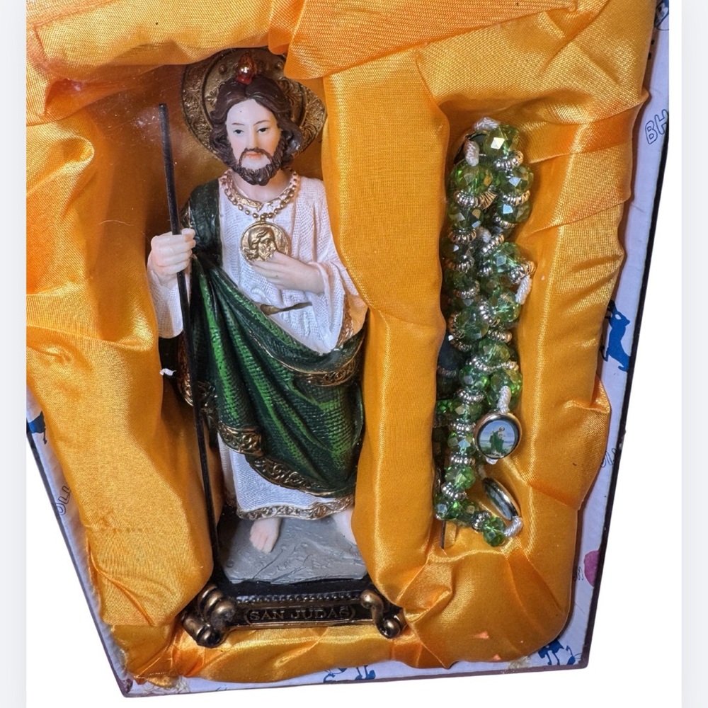 2 piece gift set San Judas Tadeo 8 inch statue with rosary green